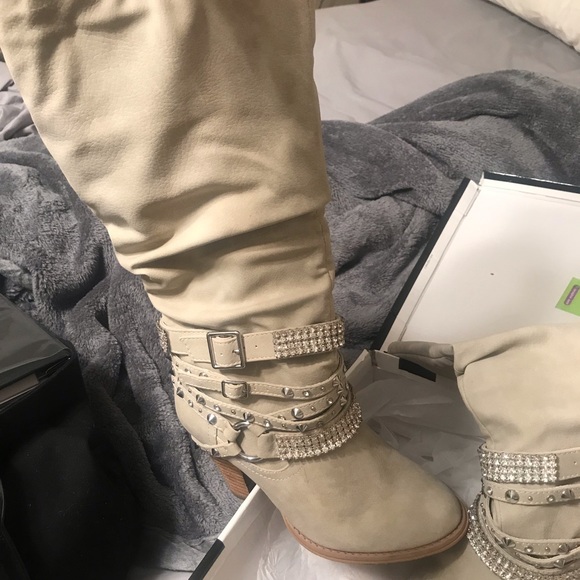 Boots - Picture 1 of 4